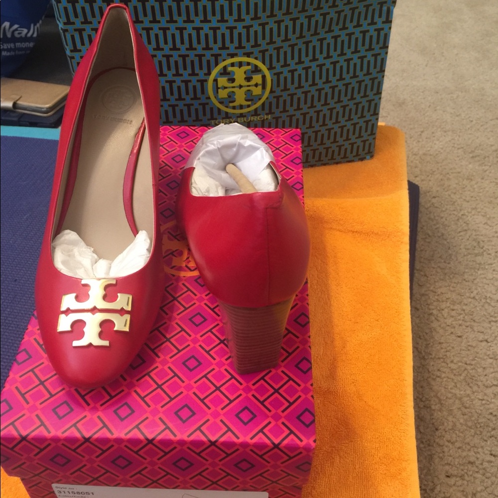 Tory Burch Raleigh 70MM patent red pump NWT - Picture 3 of 6